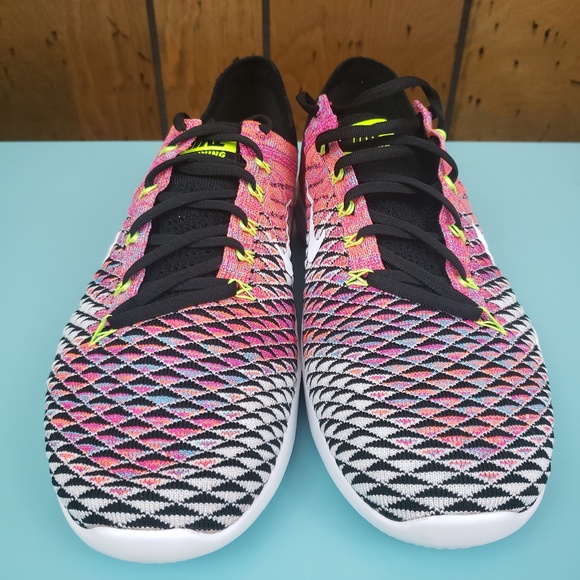 💥 Nike Free TR Flyknit 2 White Black Volt Pink 💥 - Picture 6 of 8